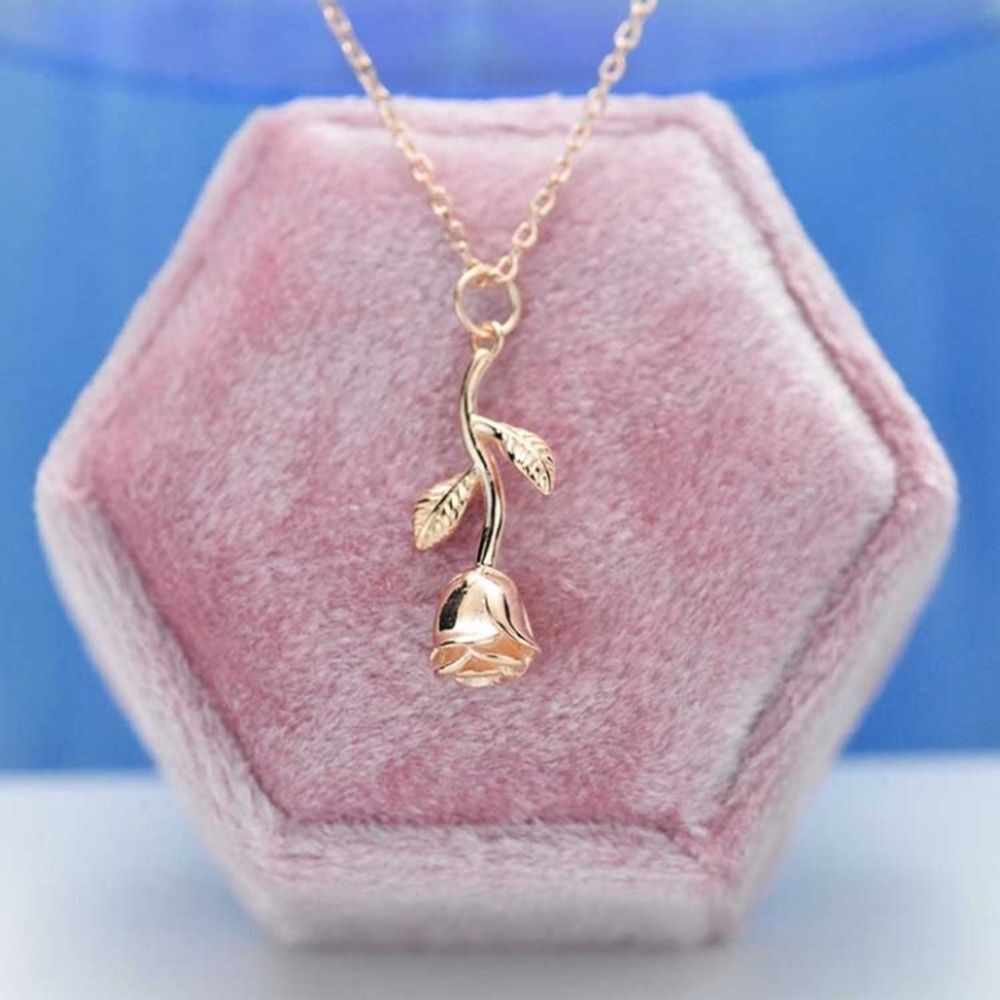 NWT Bellawie Rose Gold Rose Stem Necklace